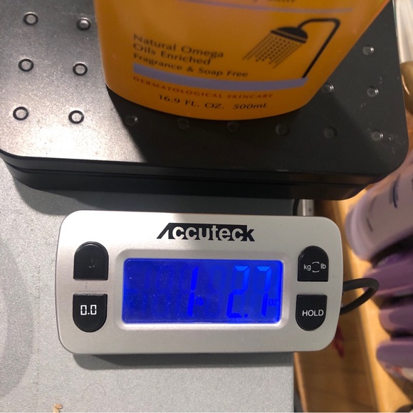 Eucerin Skin Calming Body Wash for Dry & Itchy Skin Fragrance Free, 16.9oz - Picture 8 of 8